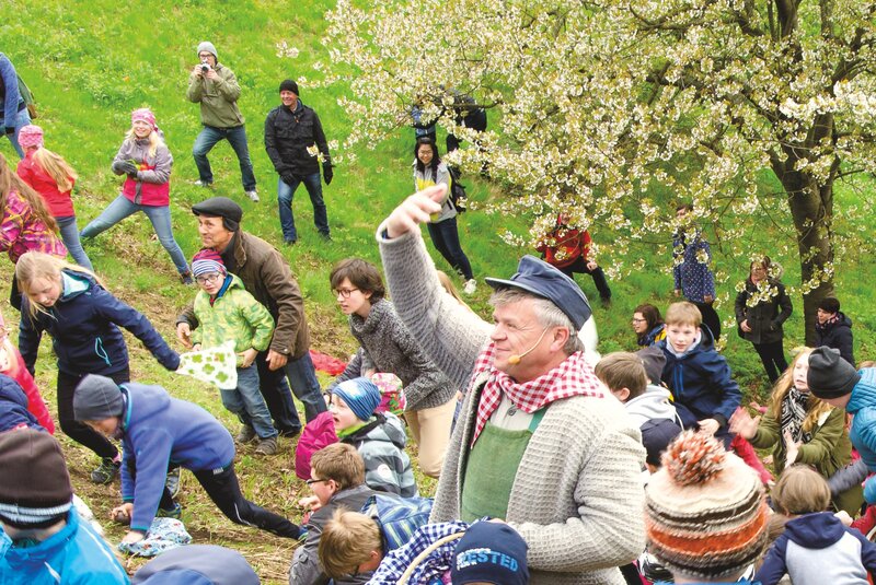 Abbildung Podrzucanie jajek przez Bautzenera z jajkami jockeys