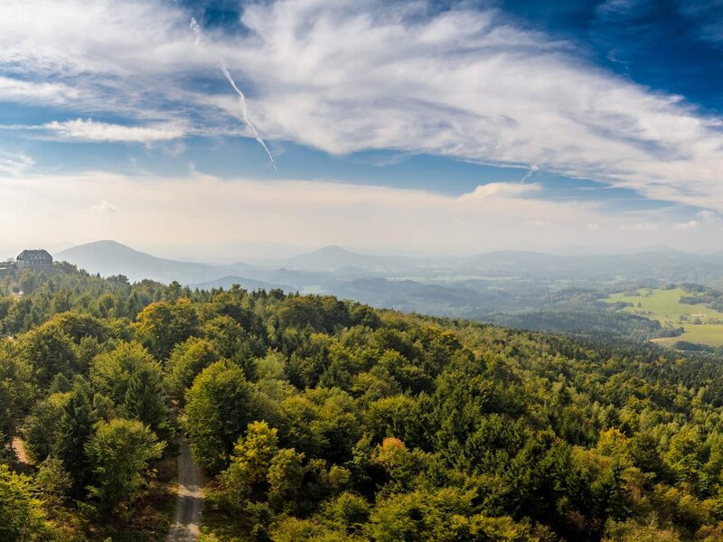 Blick ueber Naturpark Zittauer Gebirge