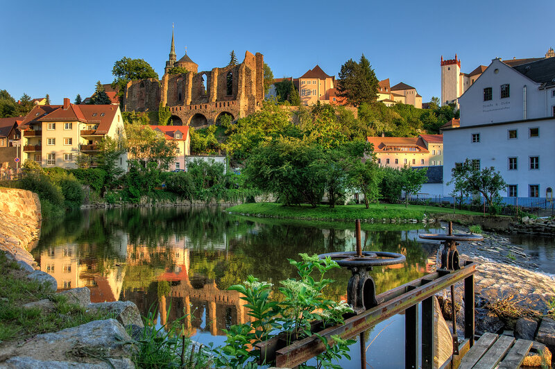 Abbildung Nicolaikirchruine mit Spree von Hammermuehle aus