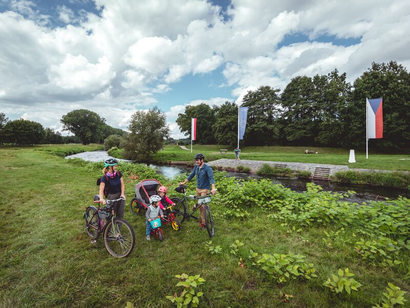 Or Neisse cycle path three-country corner