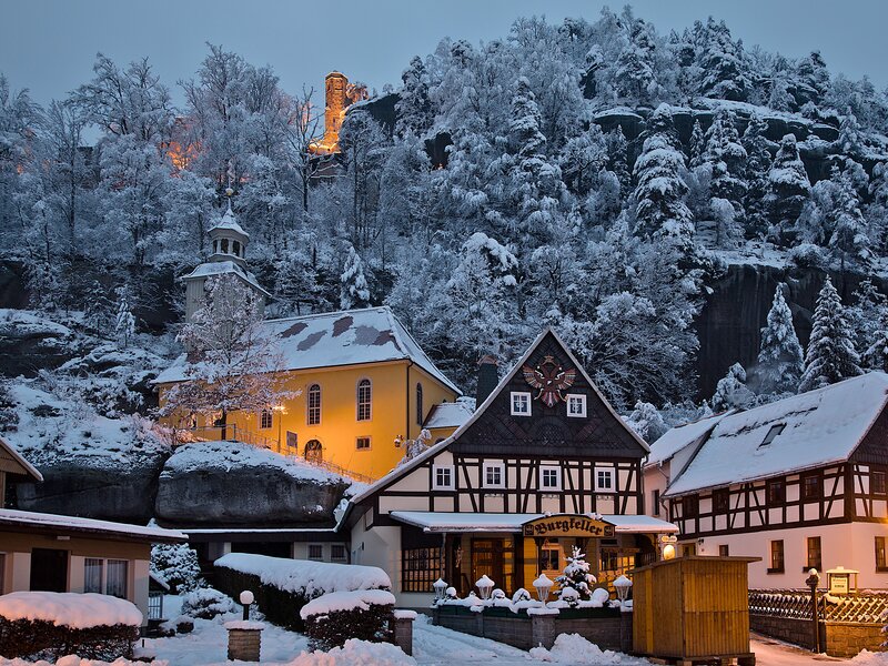 Winter Oybin mit Bergkirche