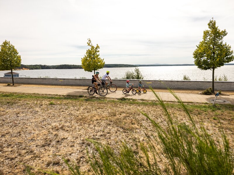 Cyklistika na jezeře Baerwalde