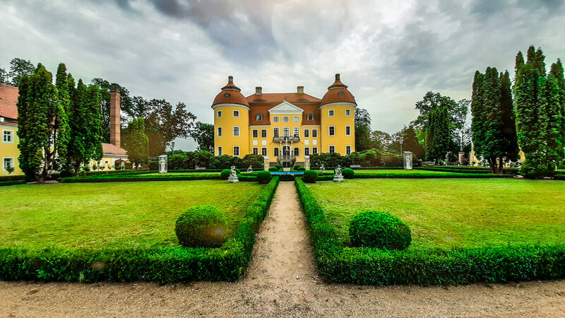 Schloss und Park Milkel