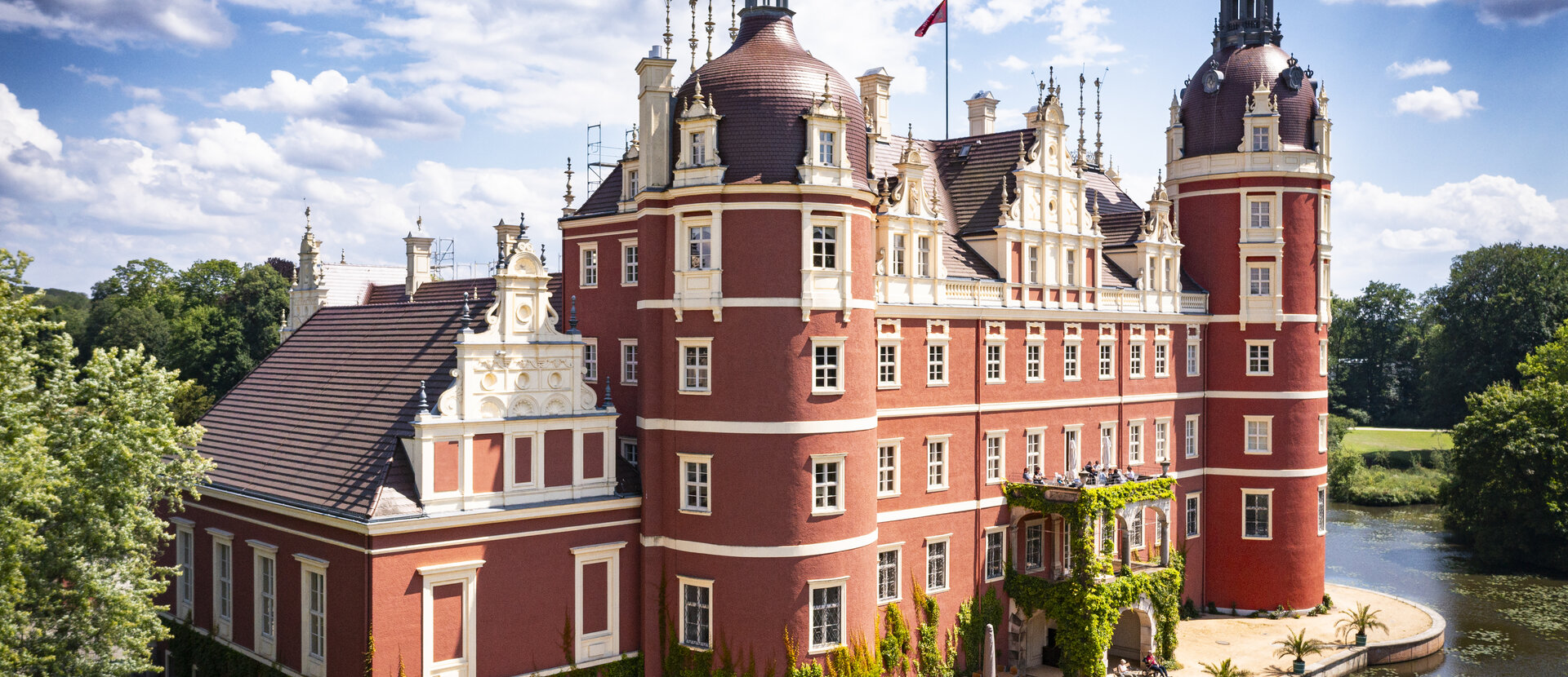 Neues Schloss im UNESCO-Welterbe Muskauer Park