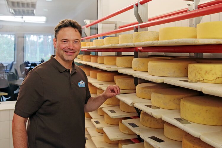 Tobias Kockert KRABAT Milchwelt Kotten KRABAT Milchwelt – eine Marke der MKH Agrar-Produkte-GmbH