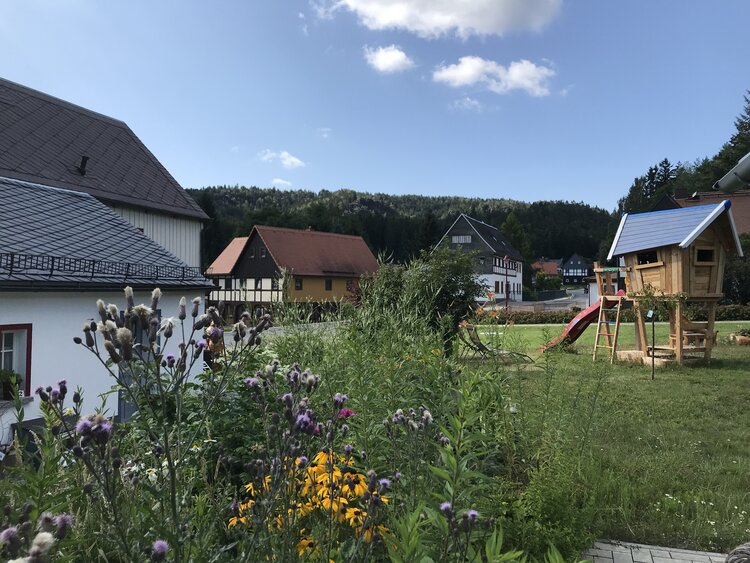 Ruhe und Idylle: Ferien im Umgebindehaus „Hexenhäusl“ in Jonsdorf