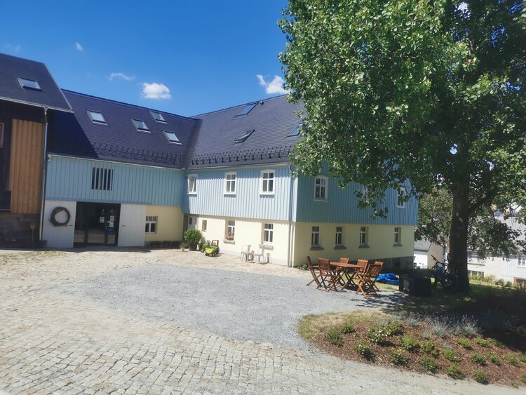 Aussenansicht Gutshof Schirgiswalde: Familien Erlebnistage im Bullerbü Ambiente