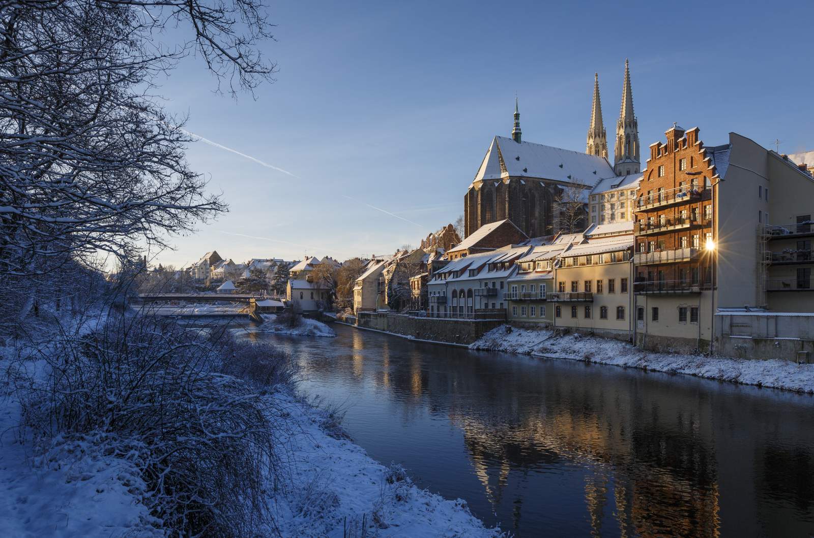 Goerlitz Winter Neisseufer Peterskirche